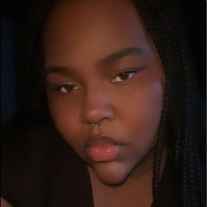 Meet your Posher, Nyla